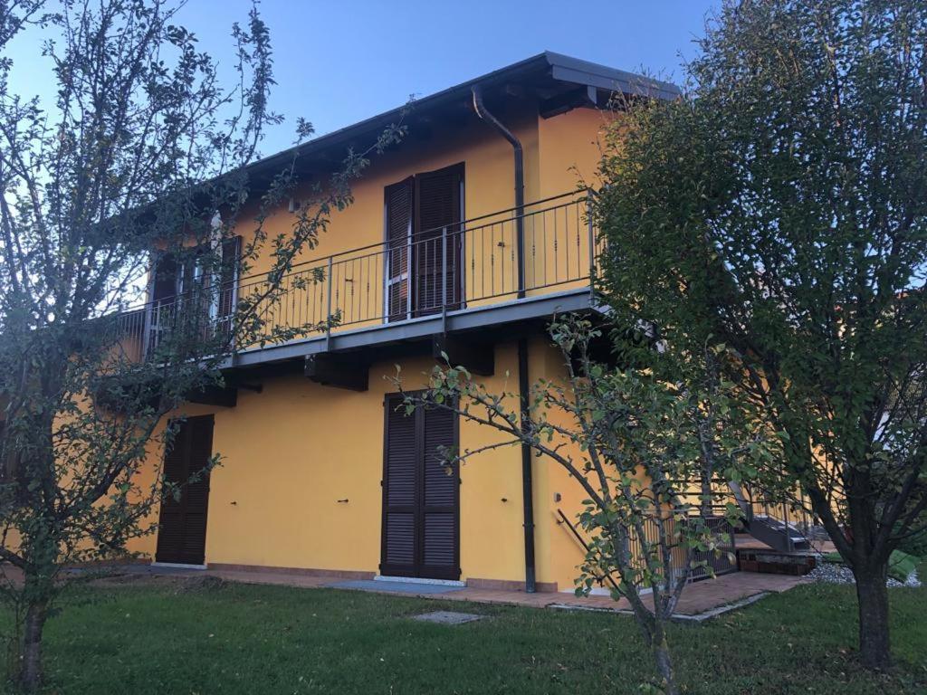 Attico By Marconi 11 Bed & Breakfast Besozzo Ngoại thất bức ảnh